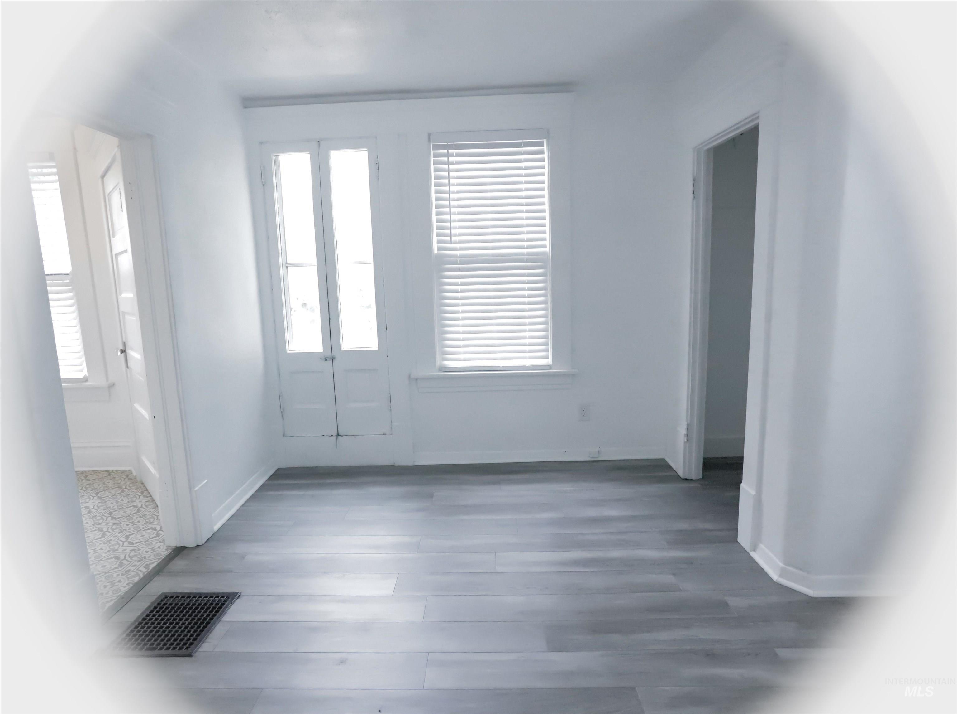 1818 W Washington St