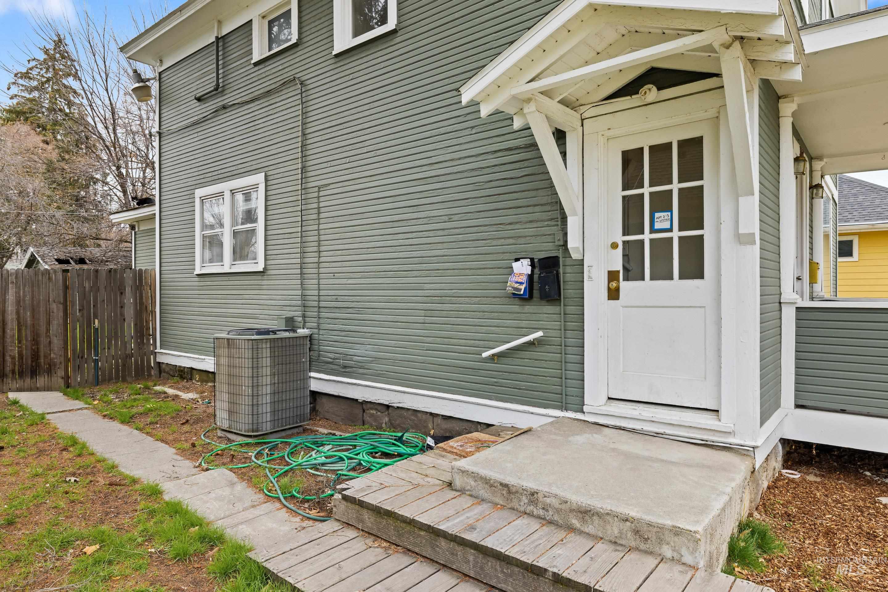 1818 W Washington St