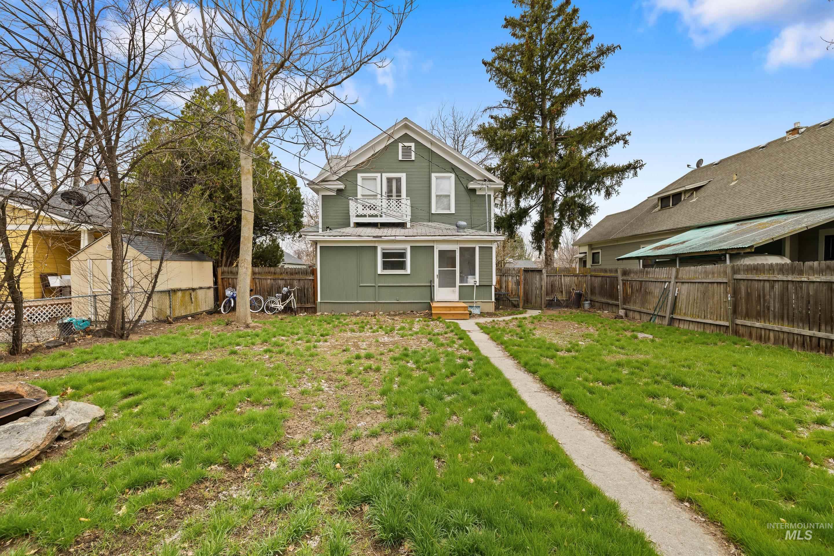 1818 W Washington St