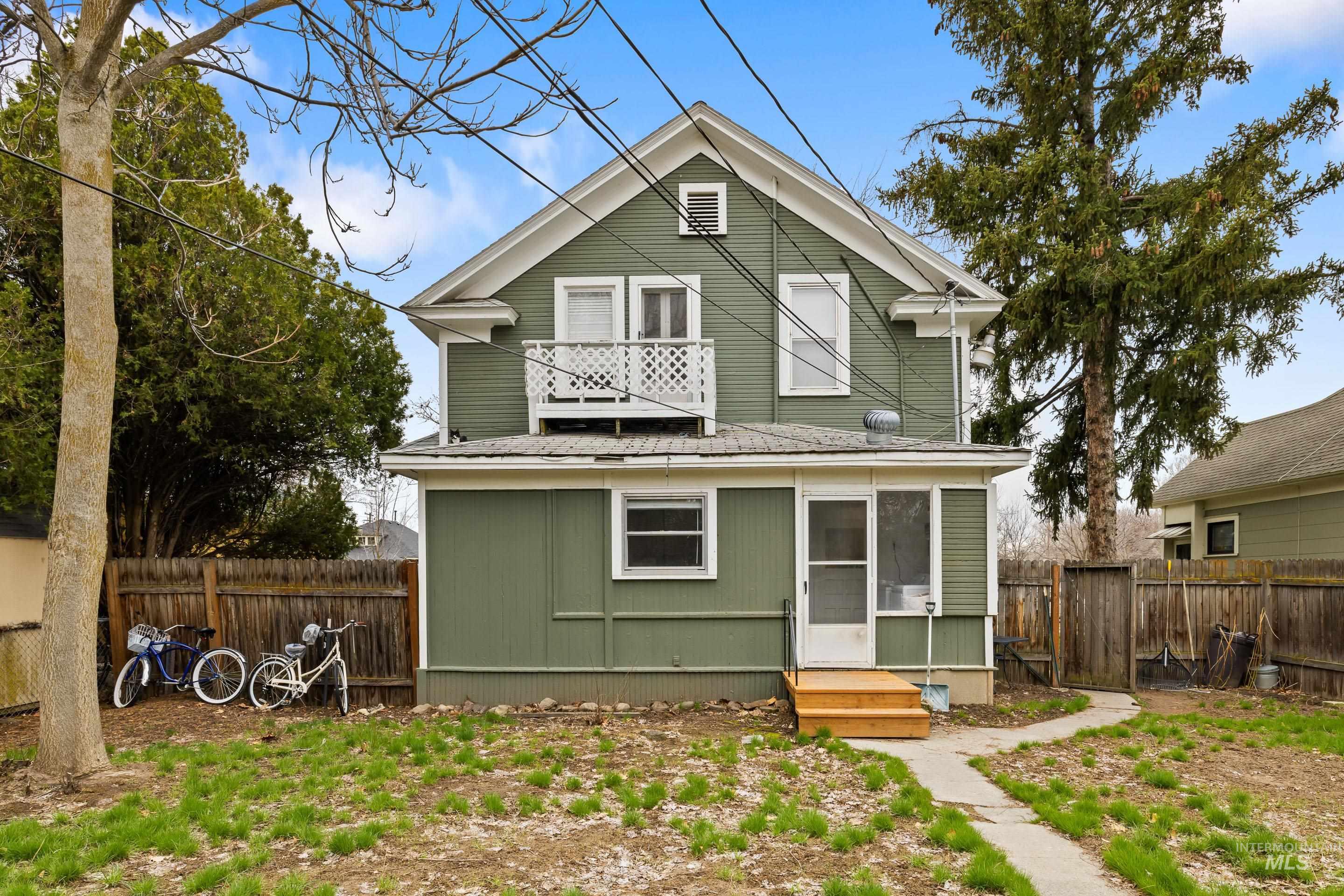 1818 W Washington St