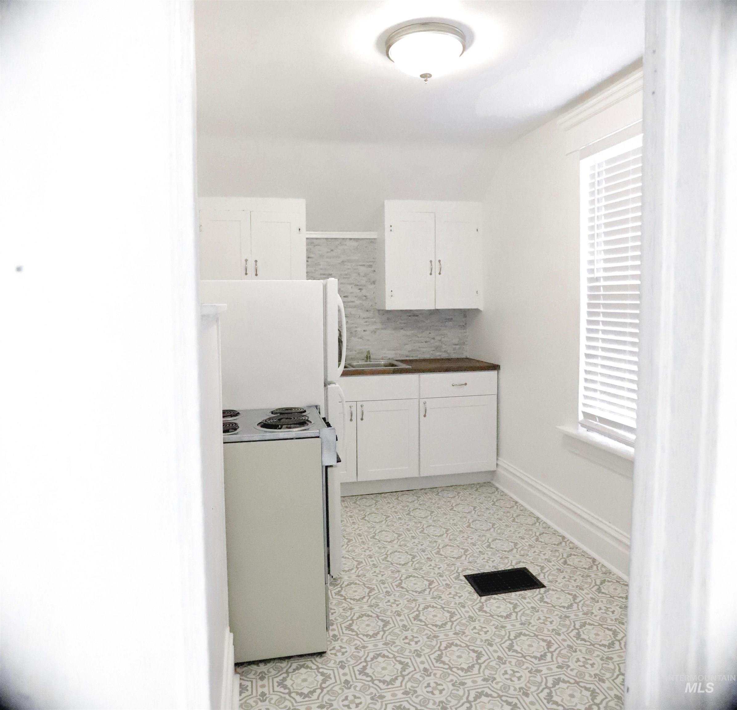 1818 W Washington St