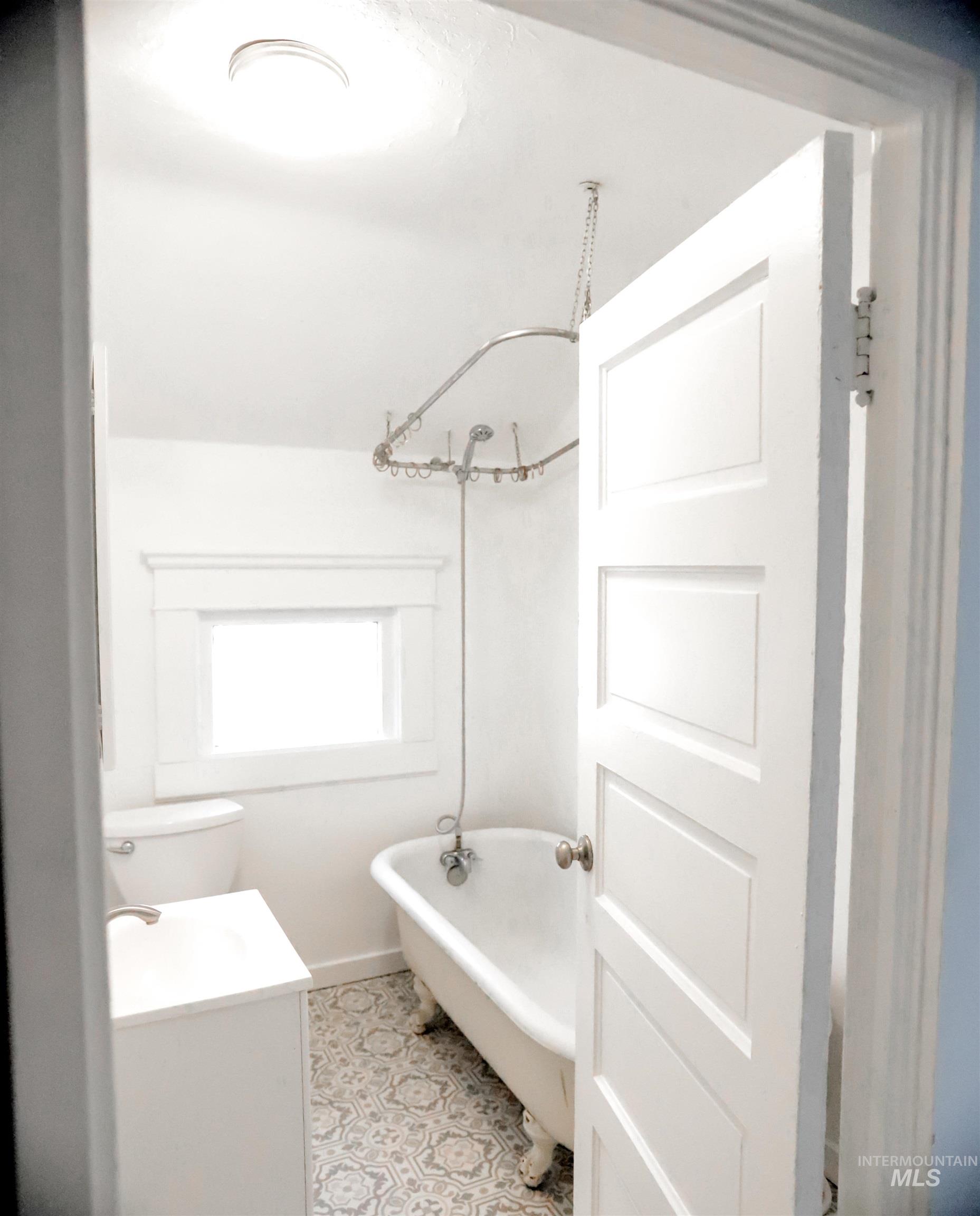 1818 W Washington St