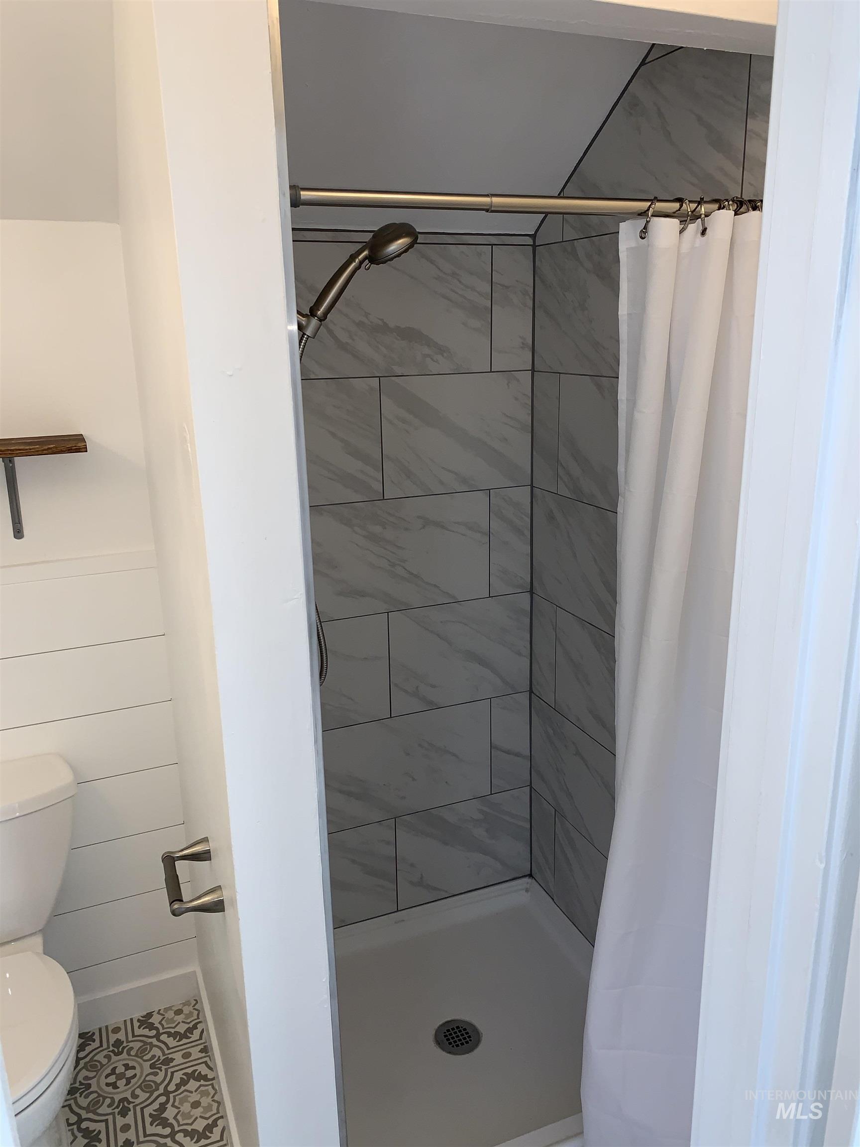 1818 W Washington St