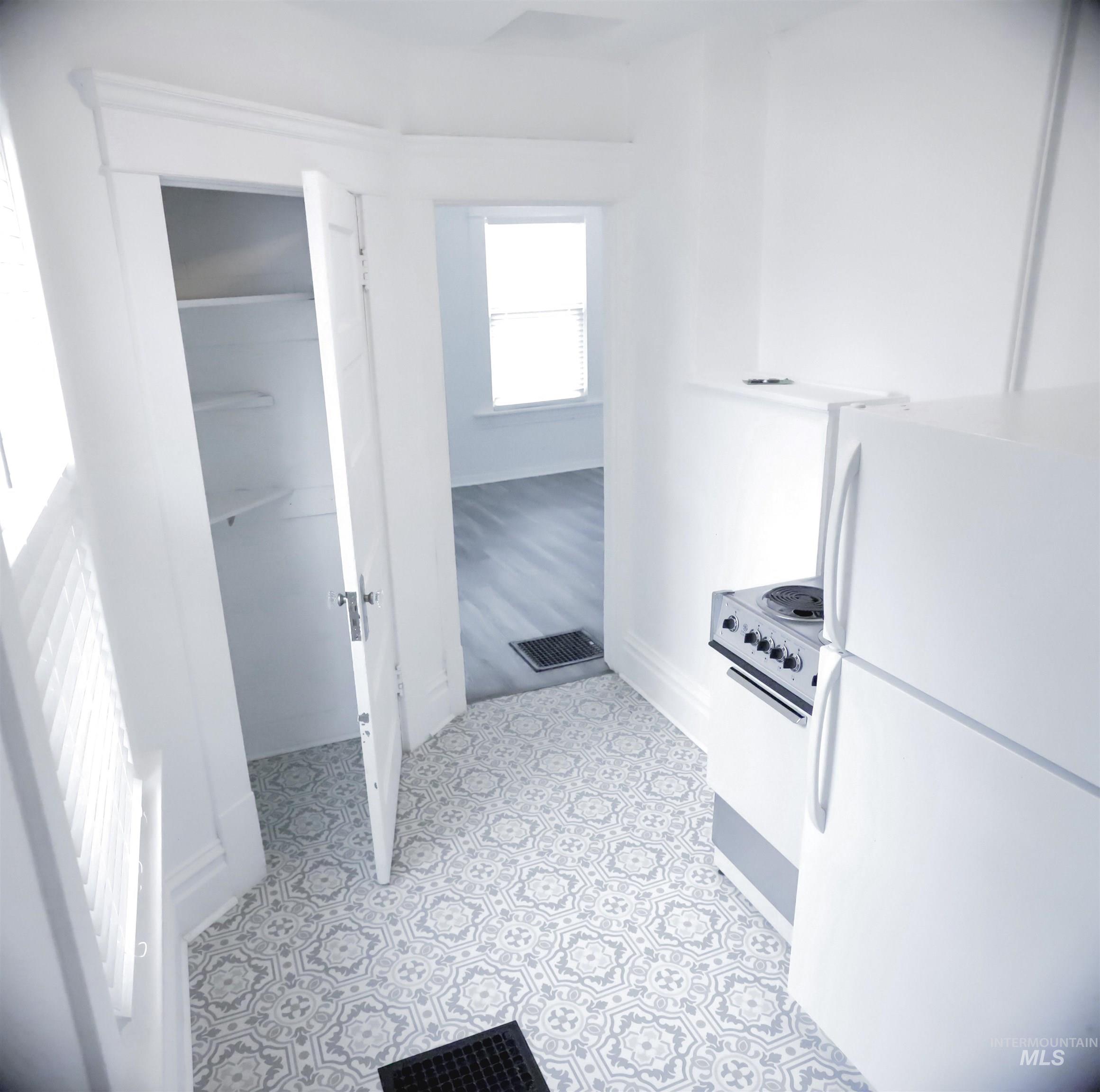 1818 W Washington St