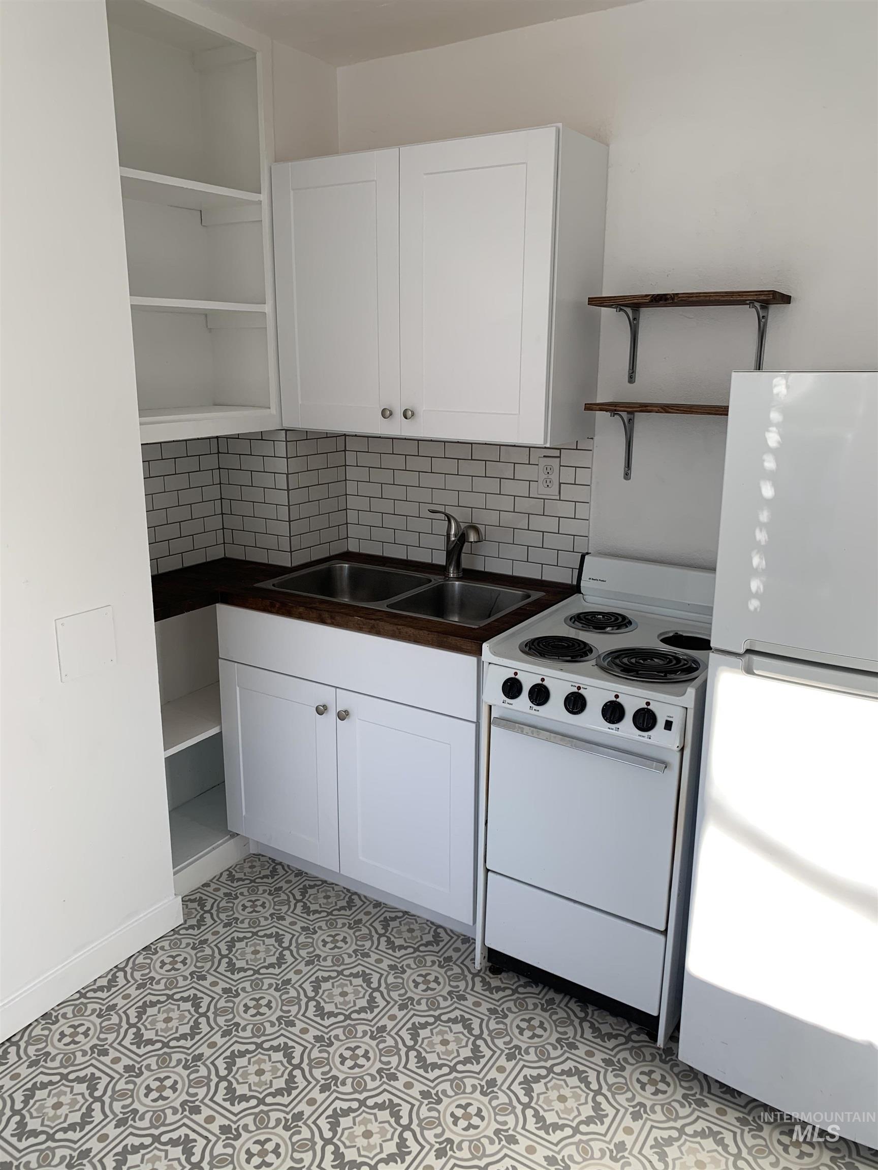 1818 W Washington St