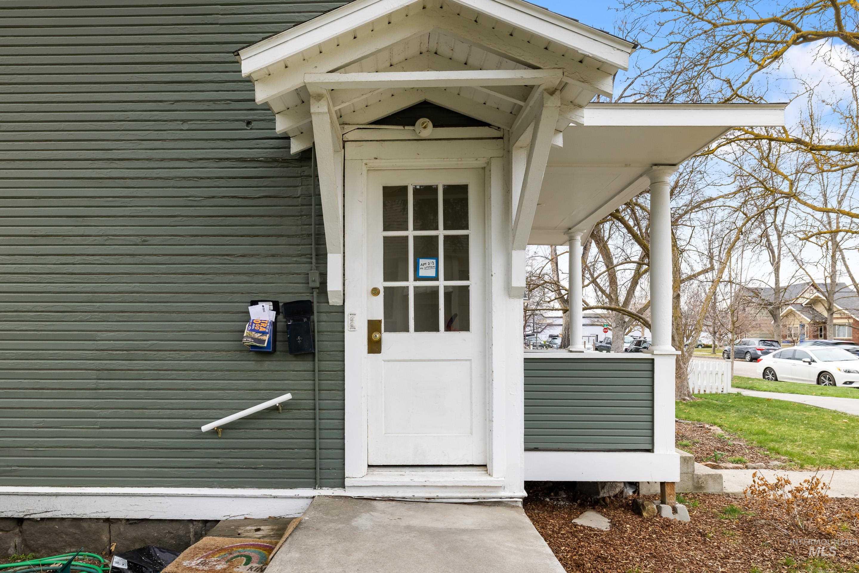 1818 W Washington St