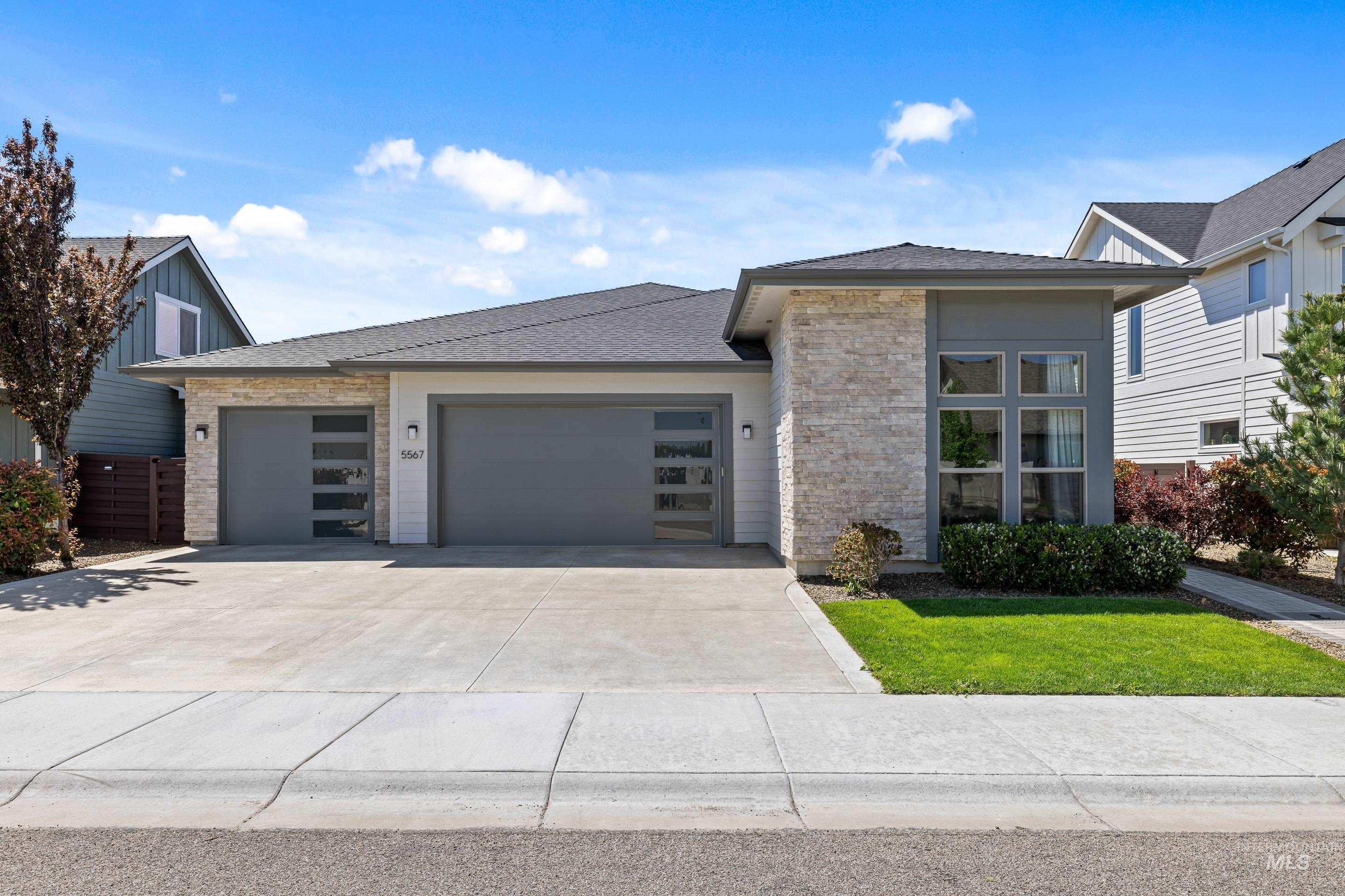 5567 S Ashcroft Way
