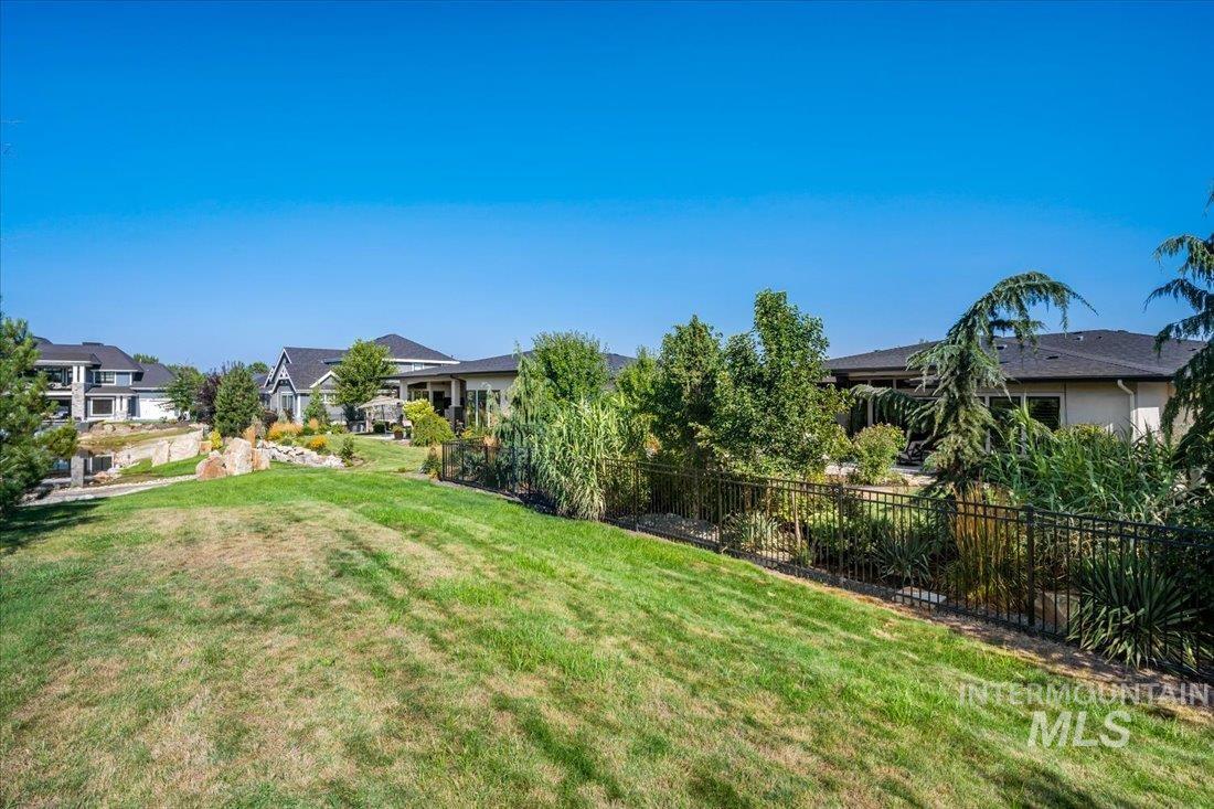 1543 E Crowne Pointe Dr