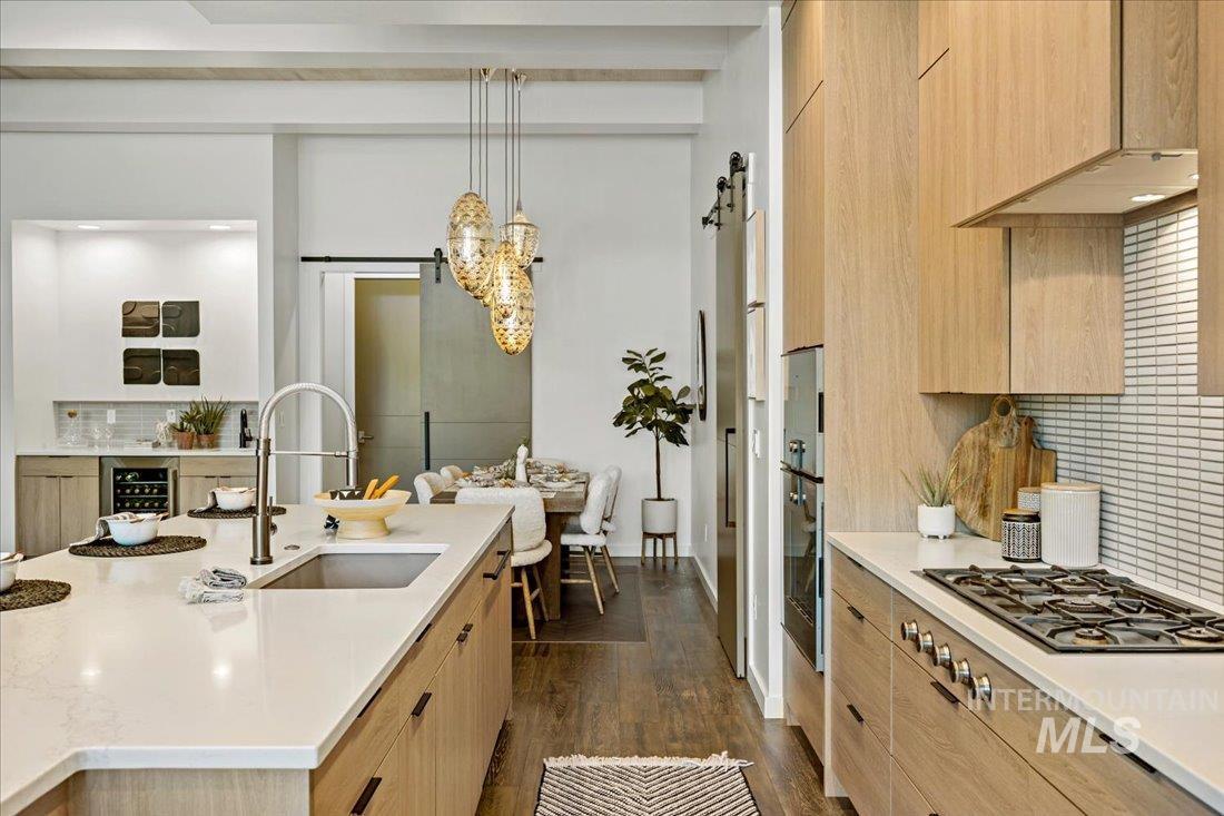 1543 E Crowne Pointe Dr