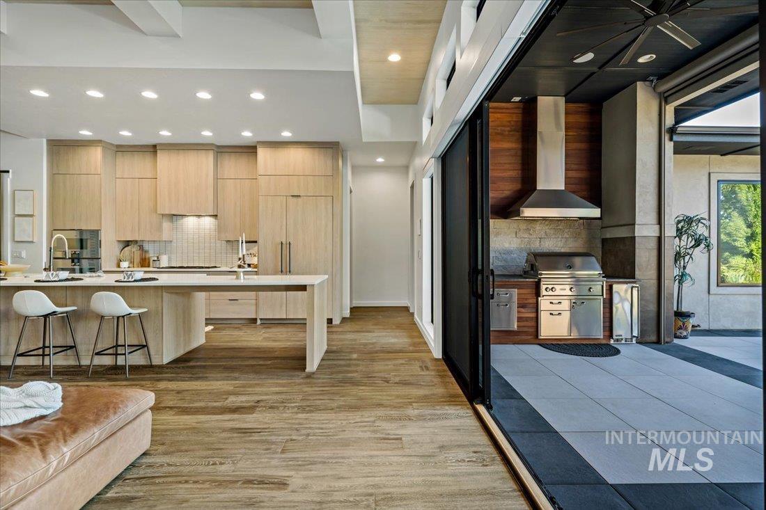 1543 E Crowne Pointe Dr