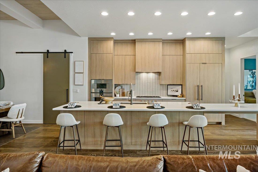 1543 E Crowne Pointe Dr