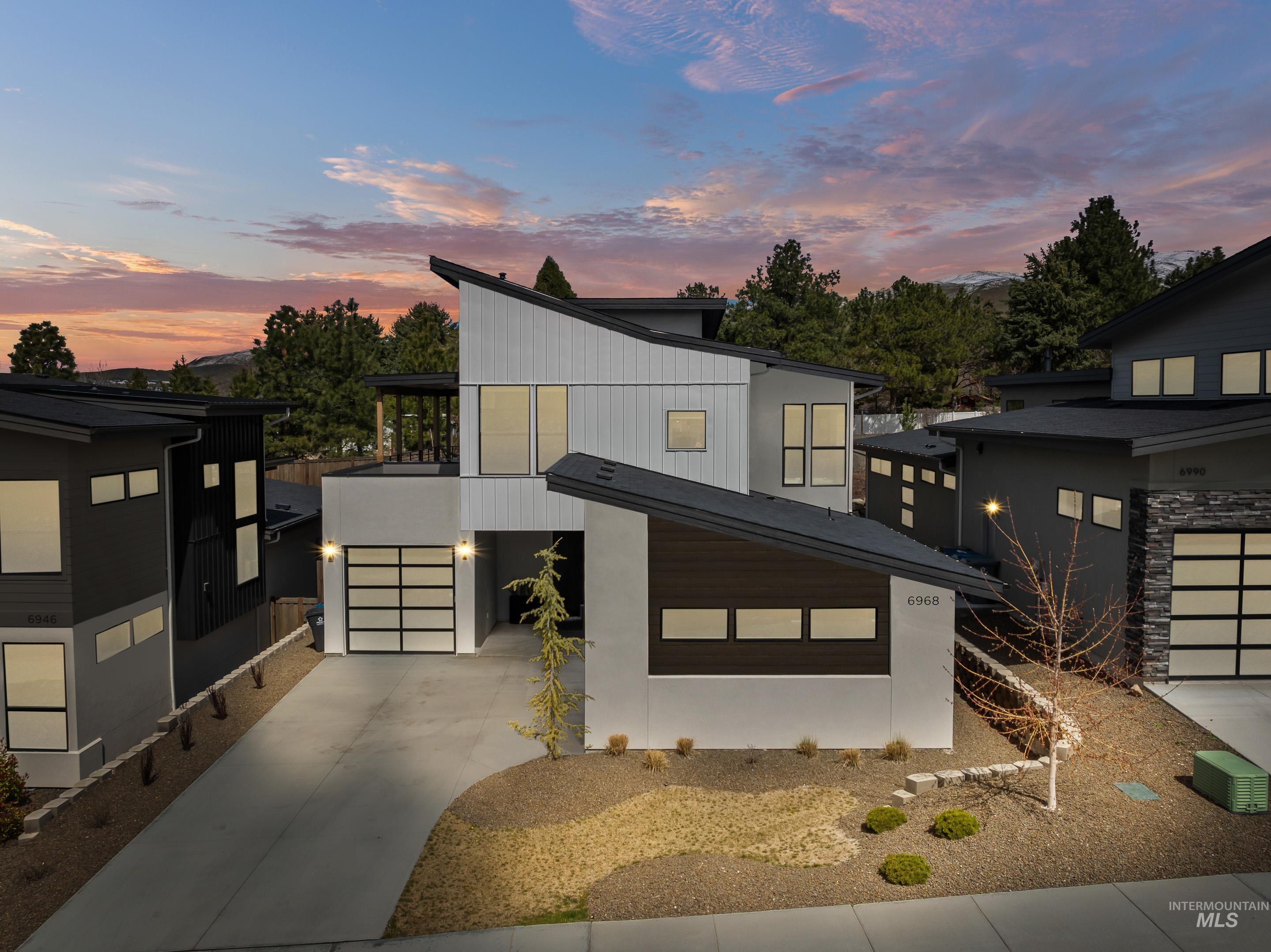 6968 E La Cuesta Street