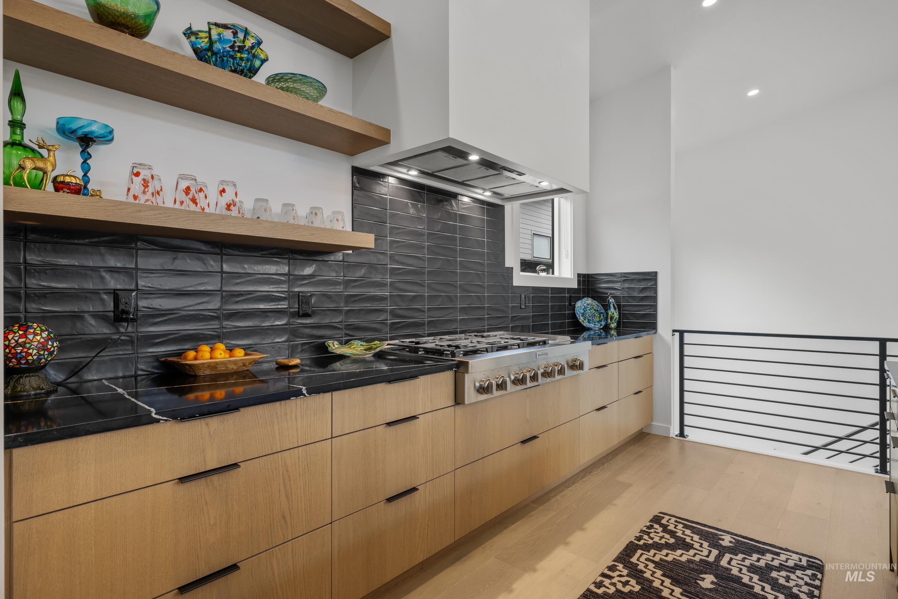 6968 E La Cuesta Street