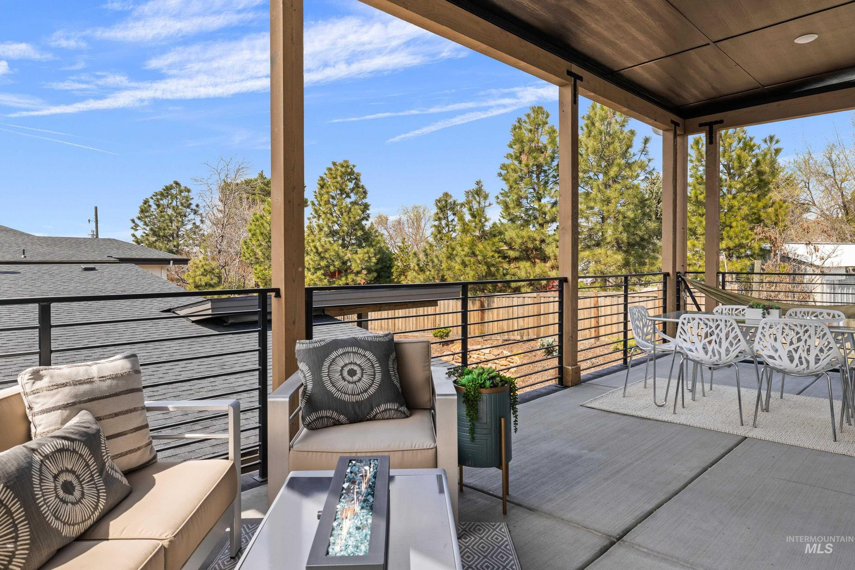 6968 E La Cuesta Street