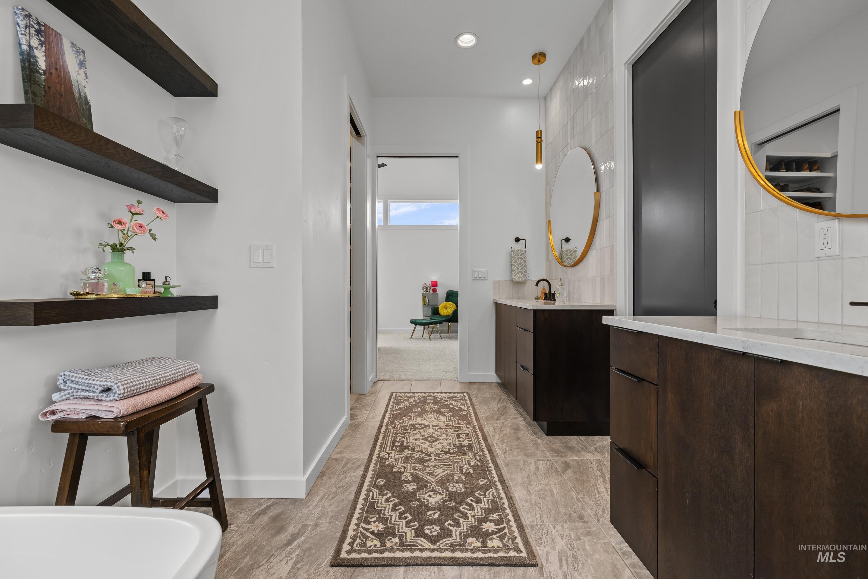 6968 E La Cuesta Street