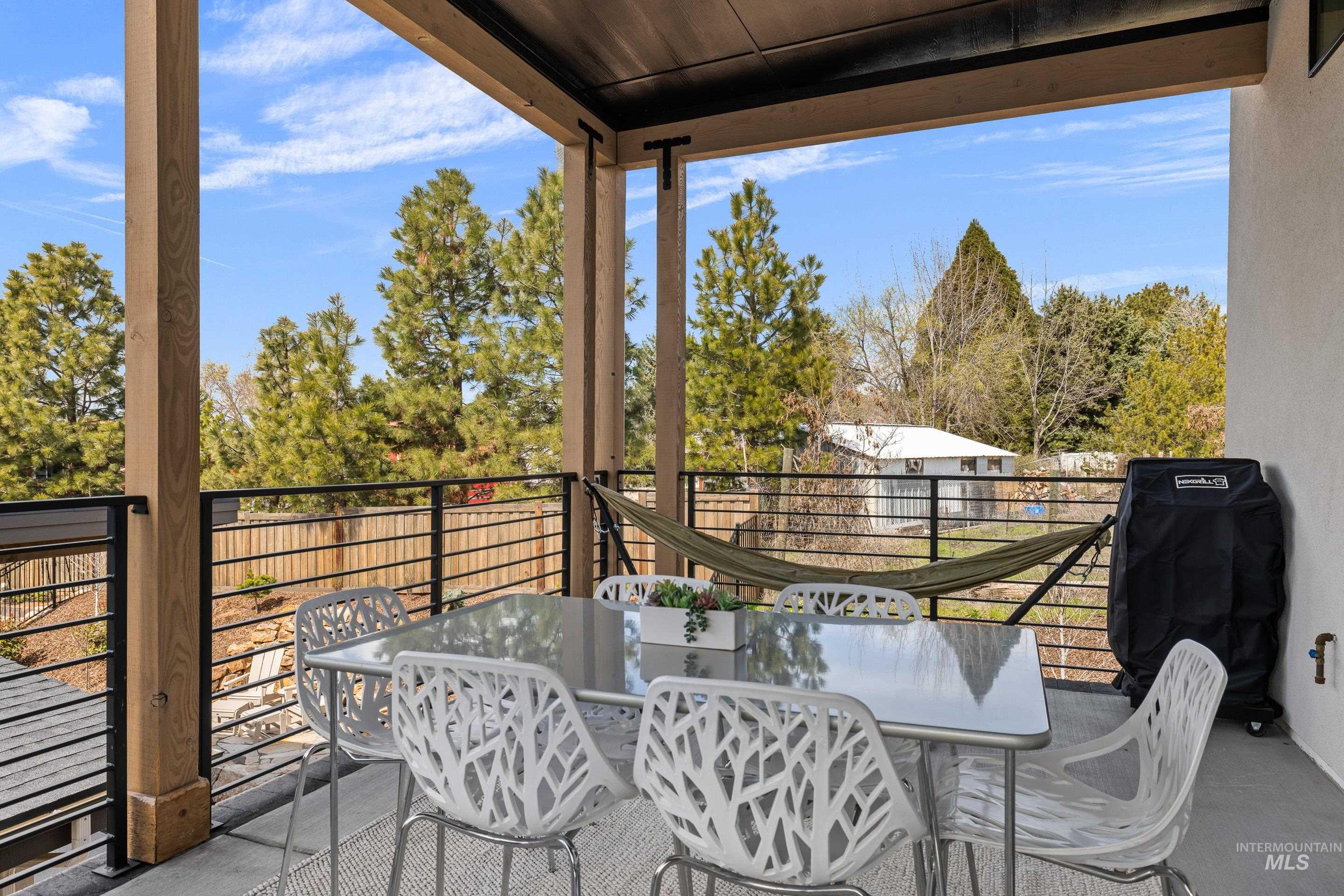 6968 E La Cuesta Street