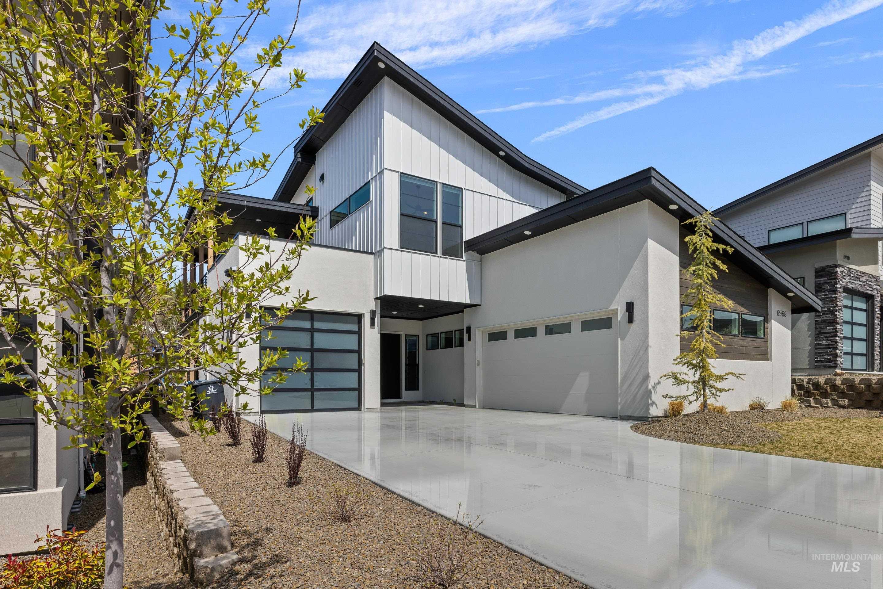 6968 E La Cuesta Street