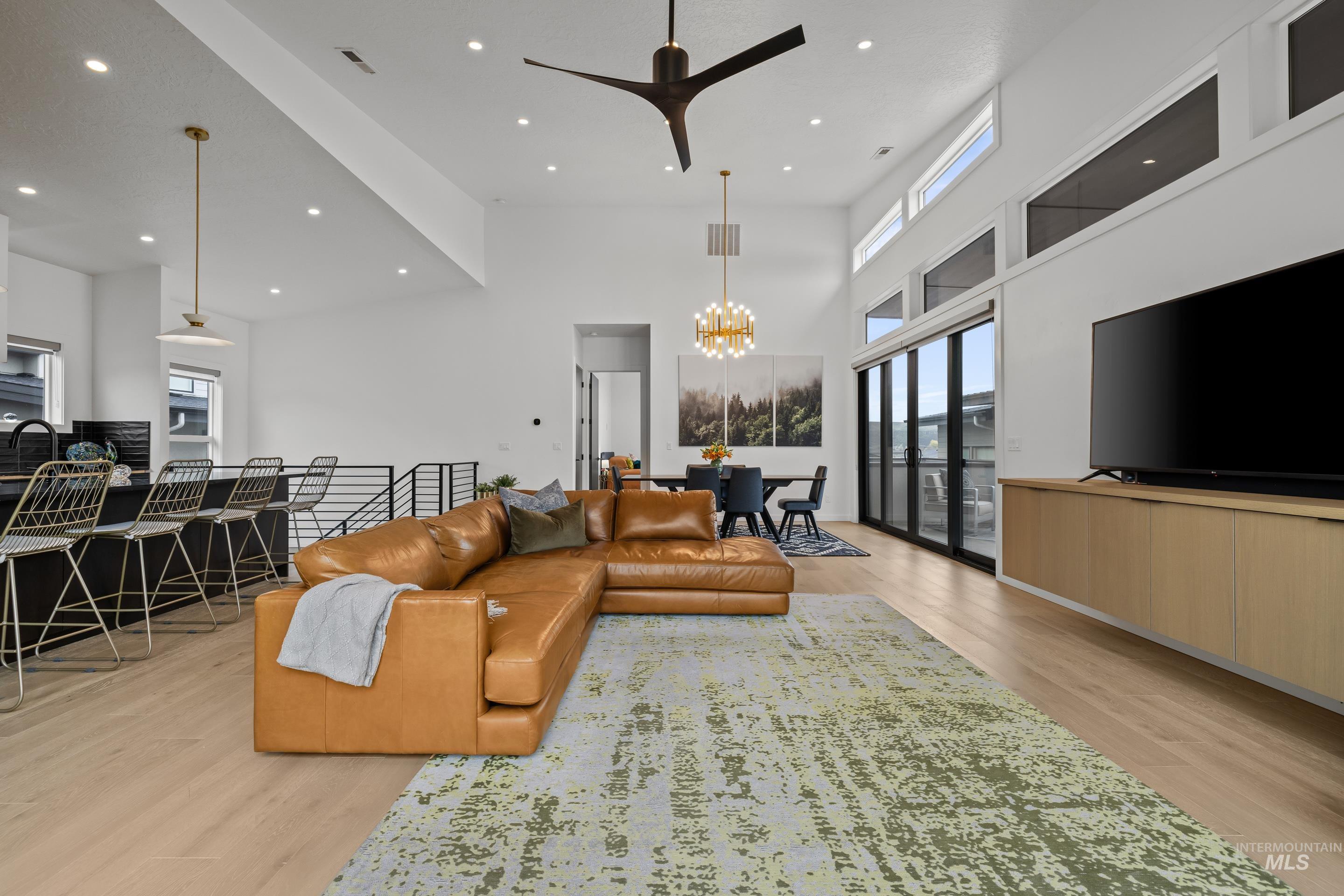 6968 E La Cuesta Street