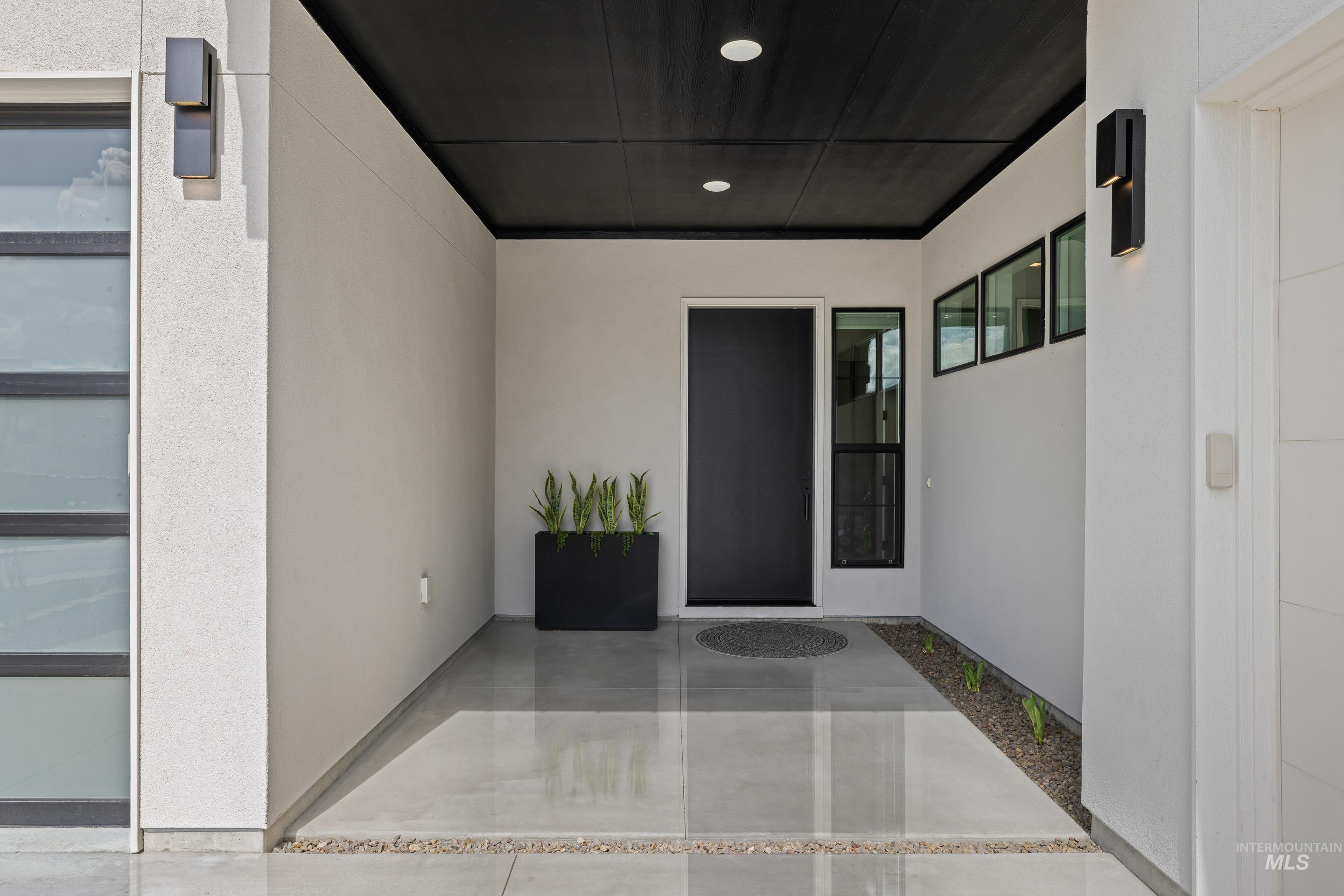 6968 E La Cuesta Street