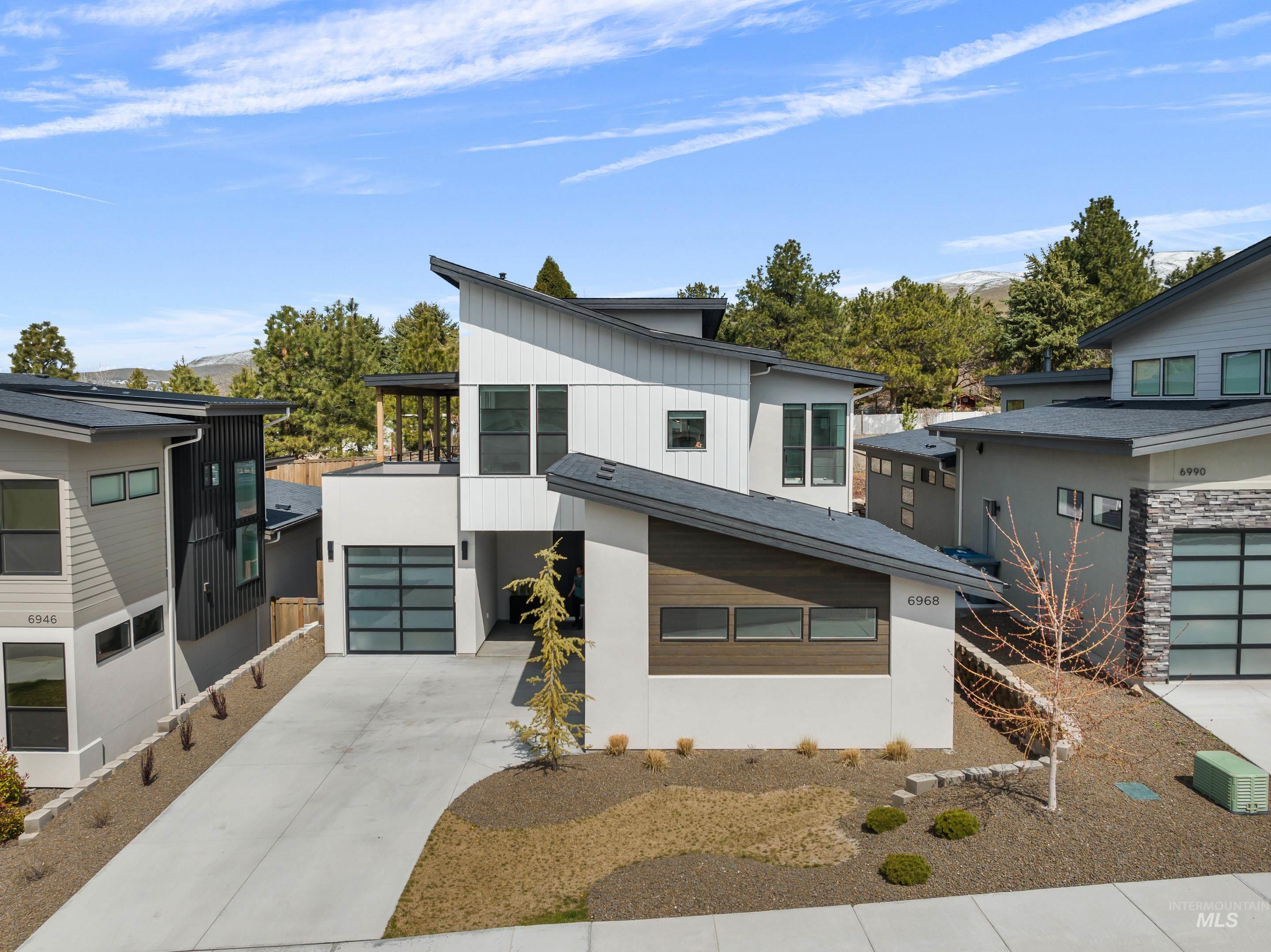 6968 E La Cuesta Street