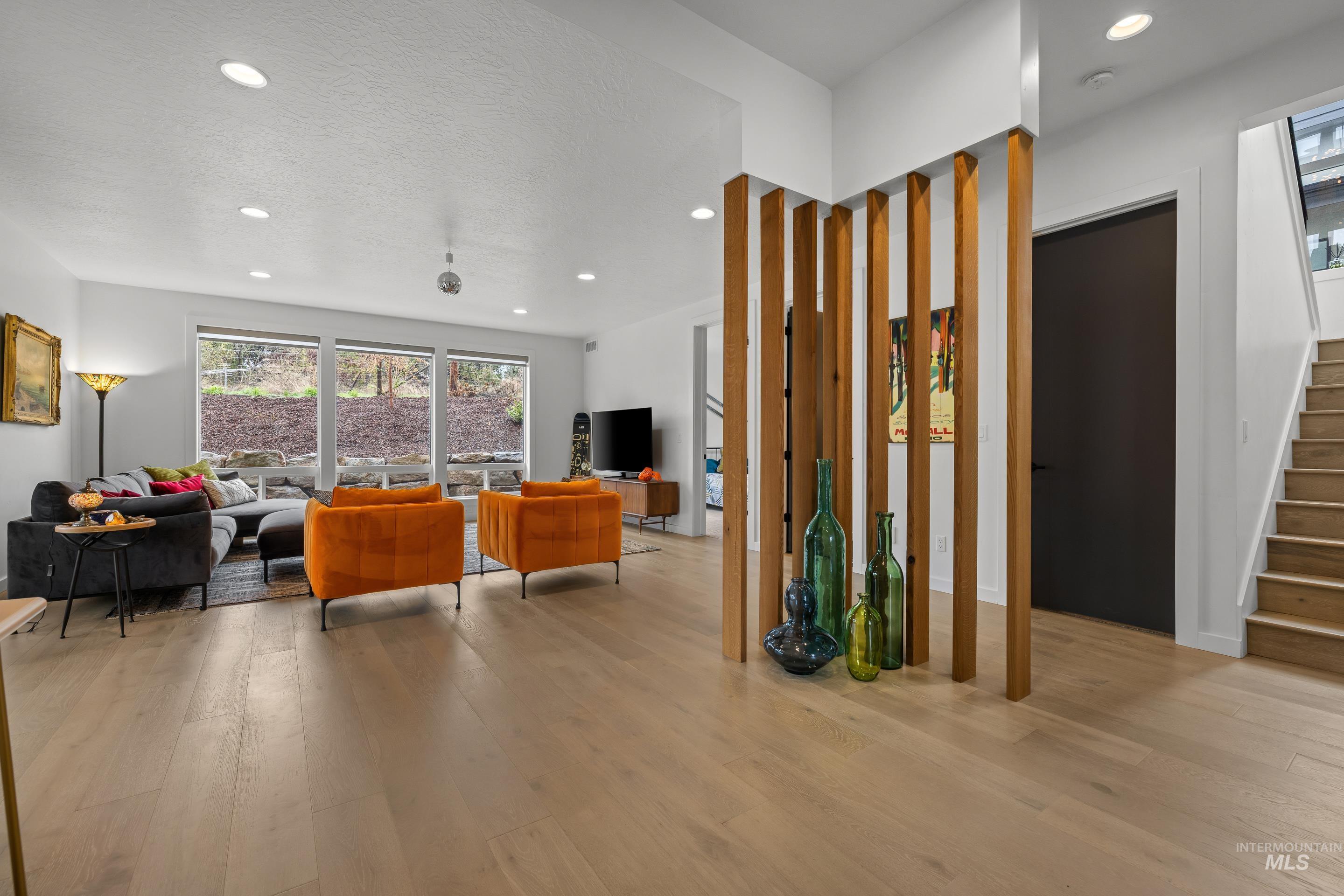 6968 E La Cuesta Street