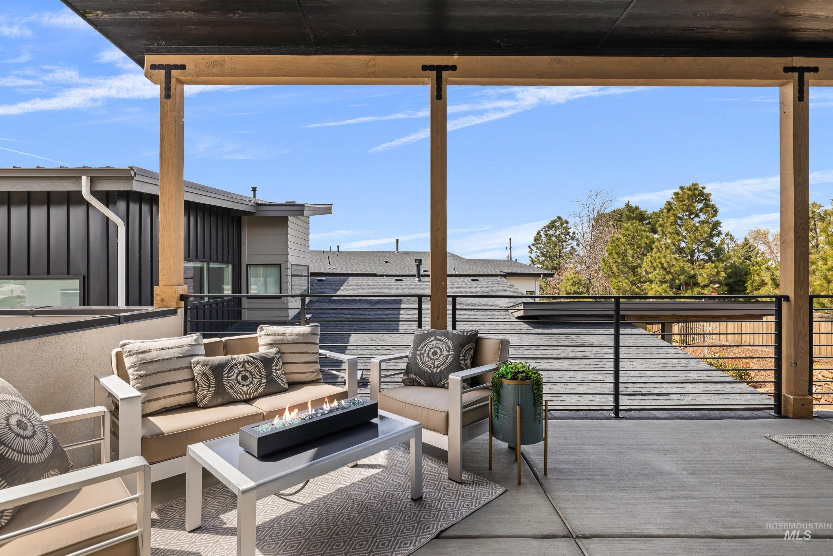 6968 E La Cuesta Street