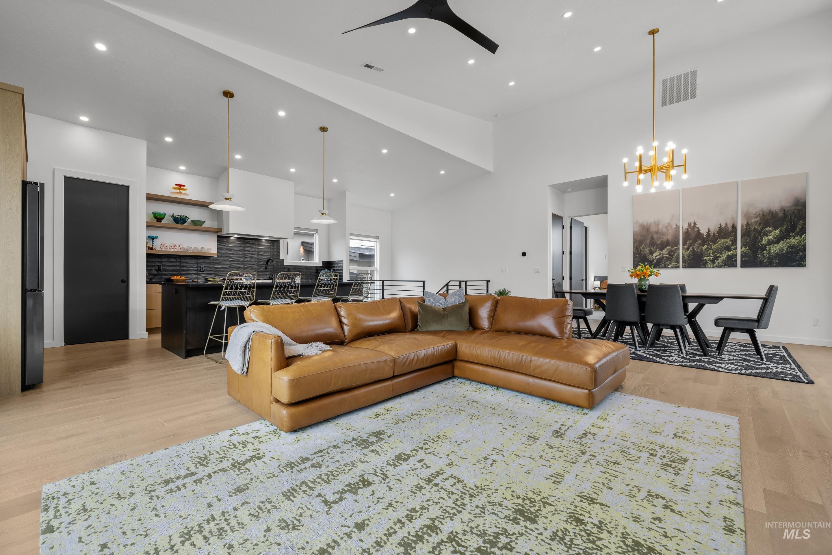 6968 E La Cuesta Street