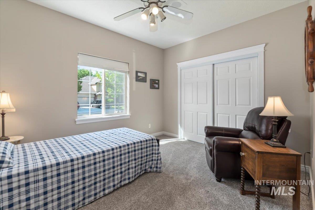 1513 S Willow Lake Pl