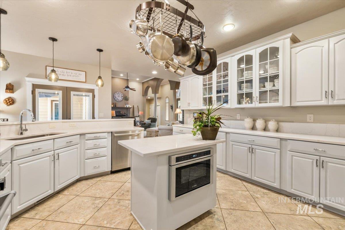 1513 S Willow Lake Pl