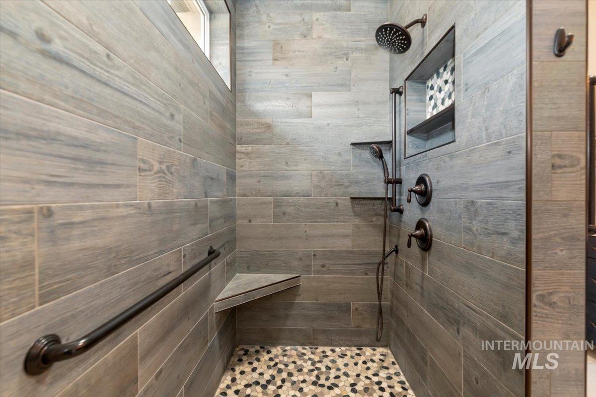 1513 S Willow Lake Pl