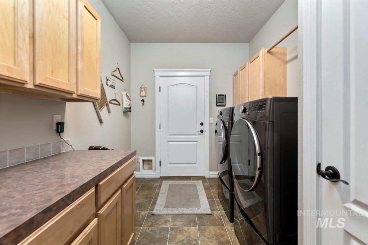 1513 S Willow Lake Pl