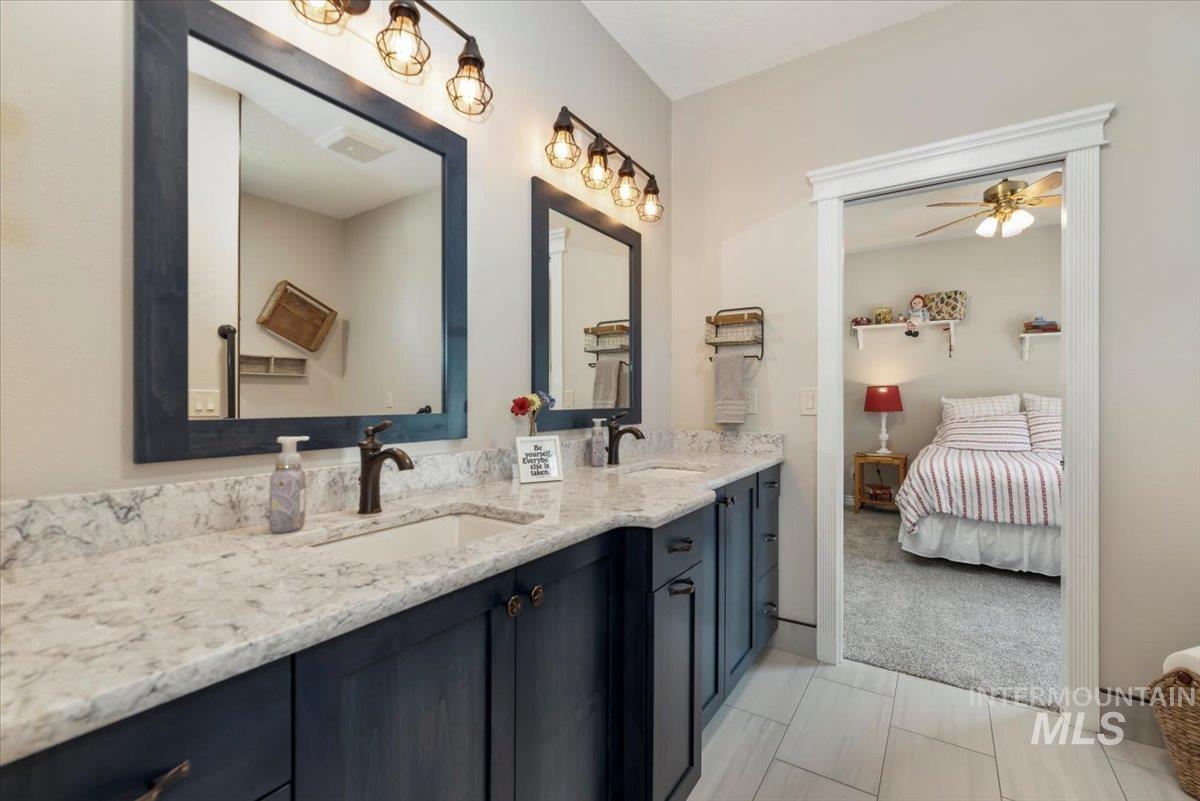 1513 S Willow Lake Pl