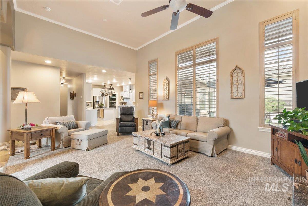 1513 S Willow Lake Pl