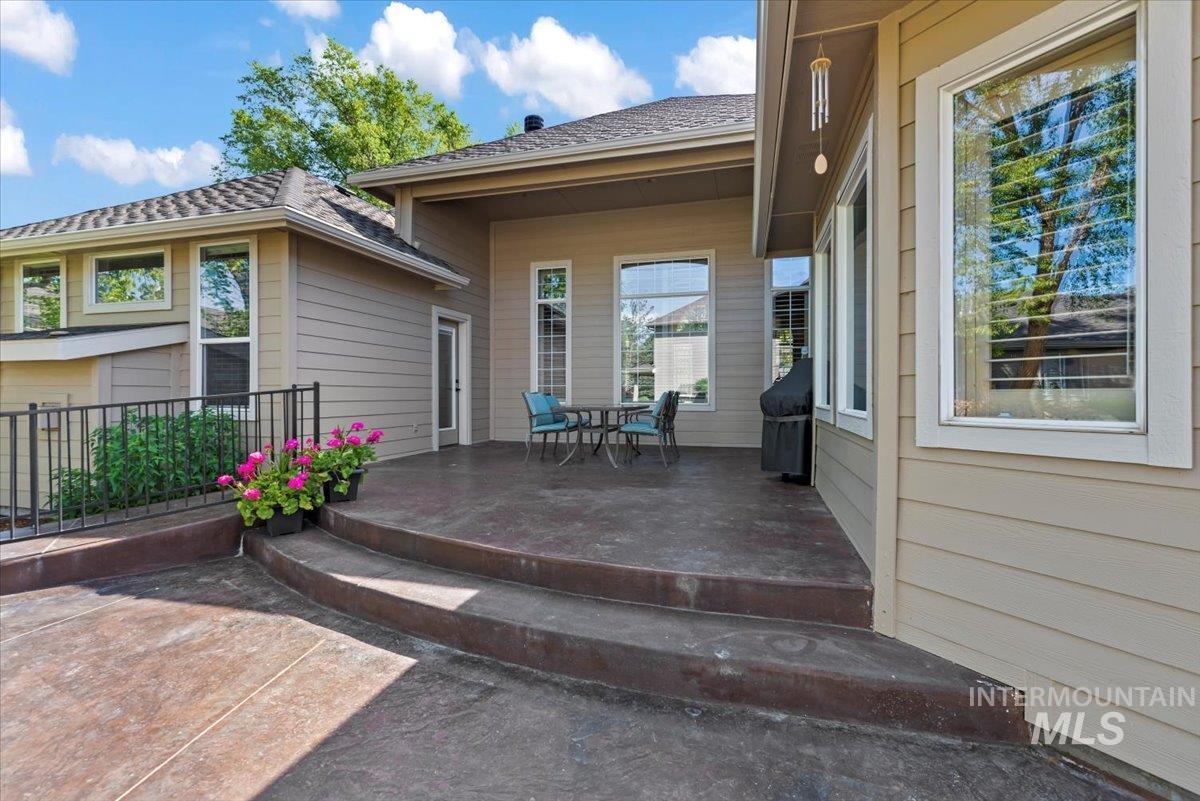 1513 S Willow Lake Pl