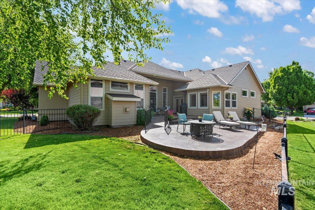 1513 S Willow Lake Pl