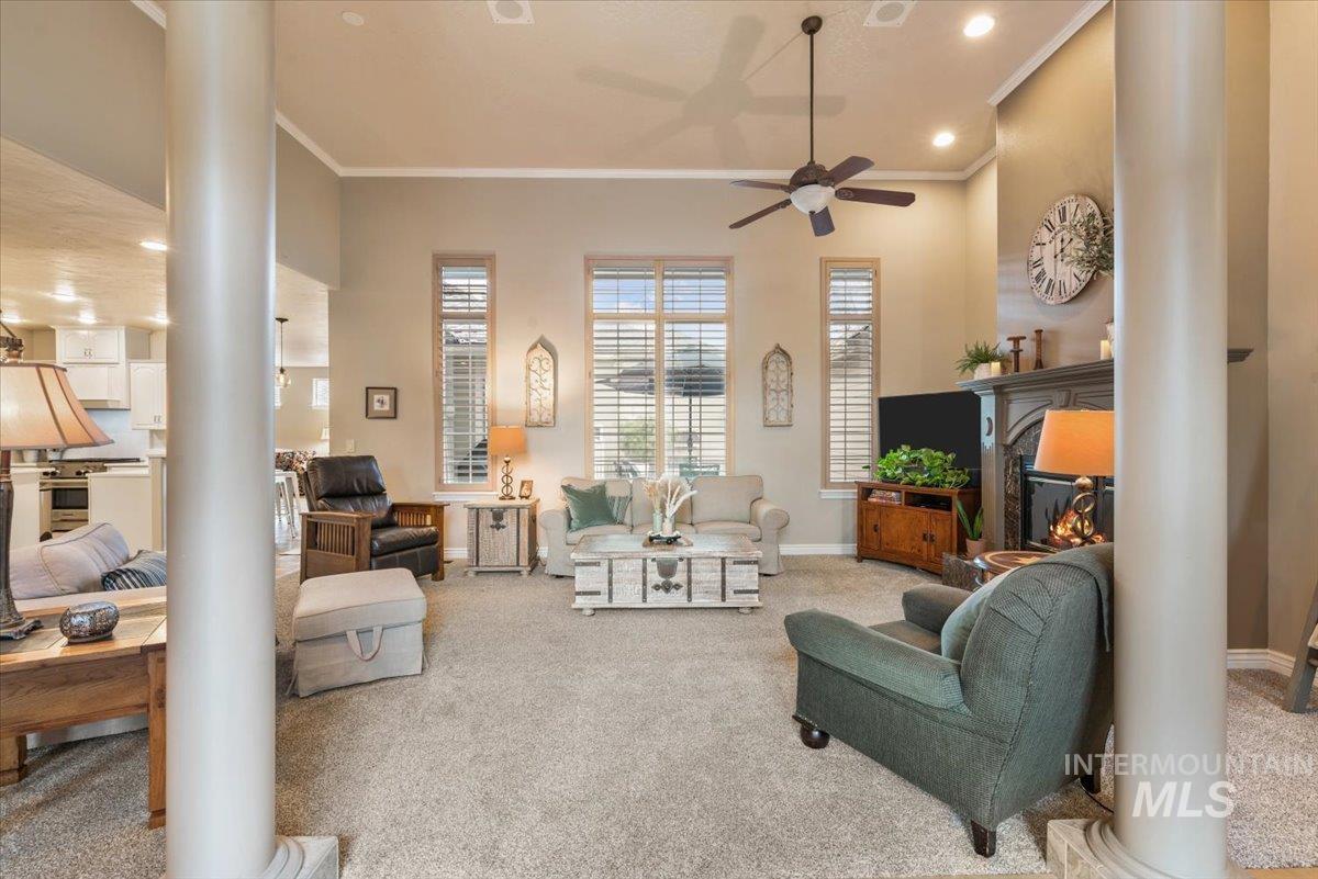 1513 S Willow Lake Pl