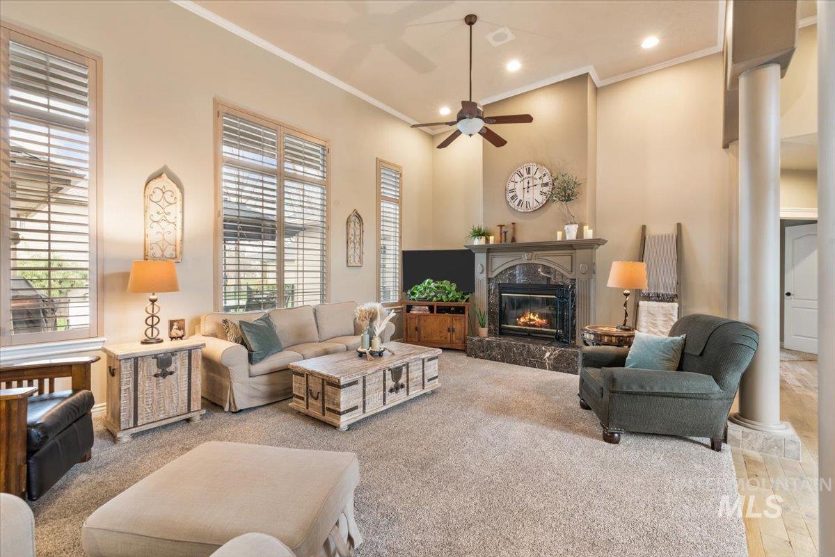 1513 S Willow Lake Pl