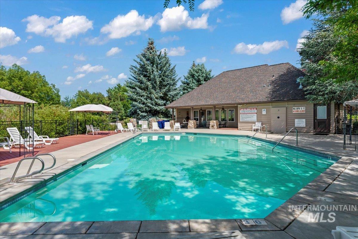 1513 S Willow Lake Pl