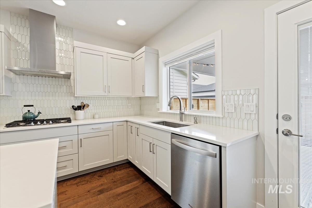 2459 N Birchgrove Ln