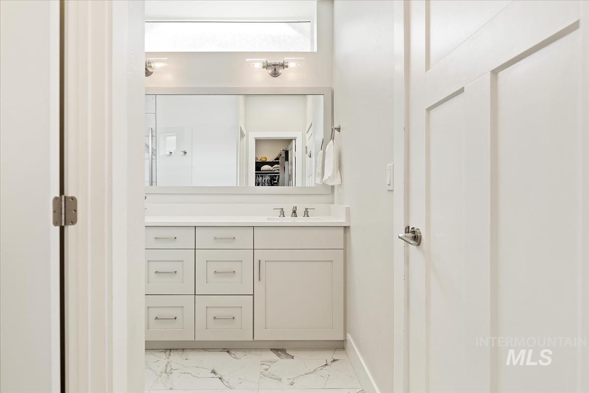 2459 N Birchgrove Ln