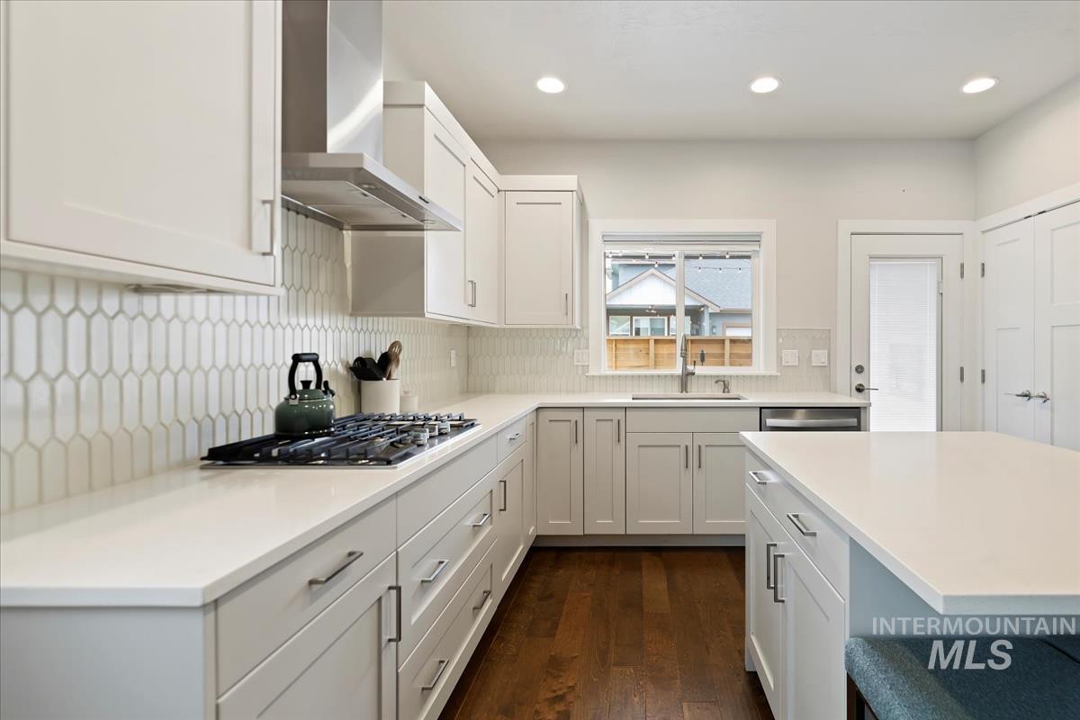 2459 N Birchgrove Ln