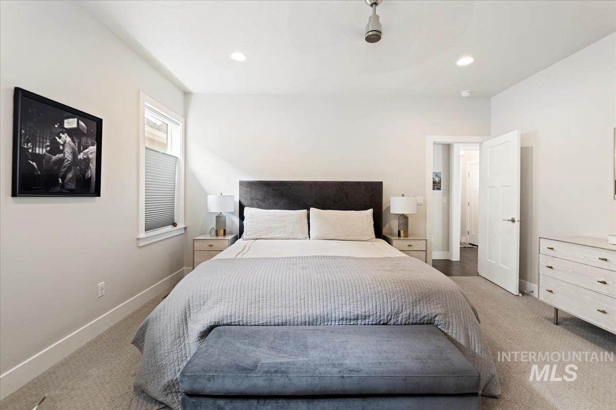 2459 N Birchgrove Ln