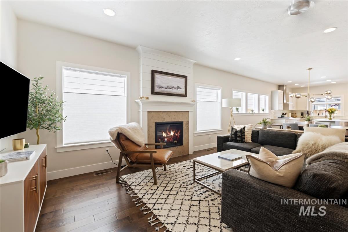 2459 N Birchgrove Ln