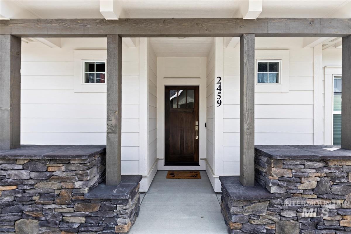 2459 N Birchgrove Ln