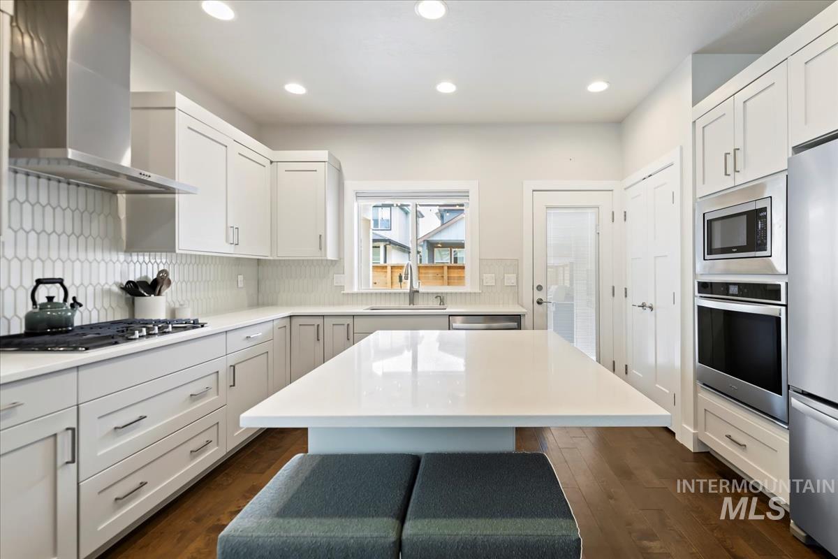 2459 N Birchgrove Ln