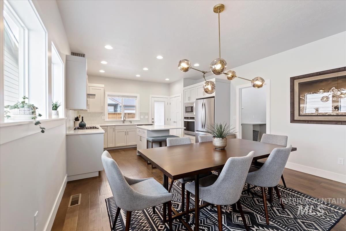 2459 N Birchgrove Ln