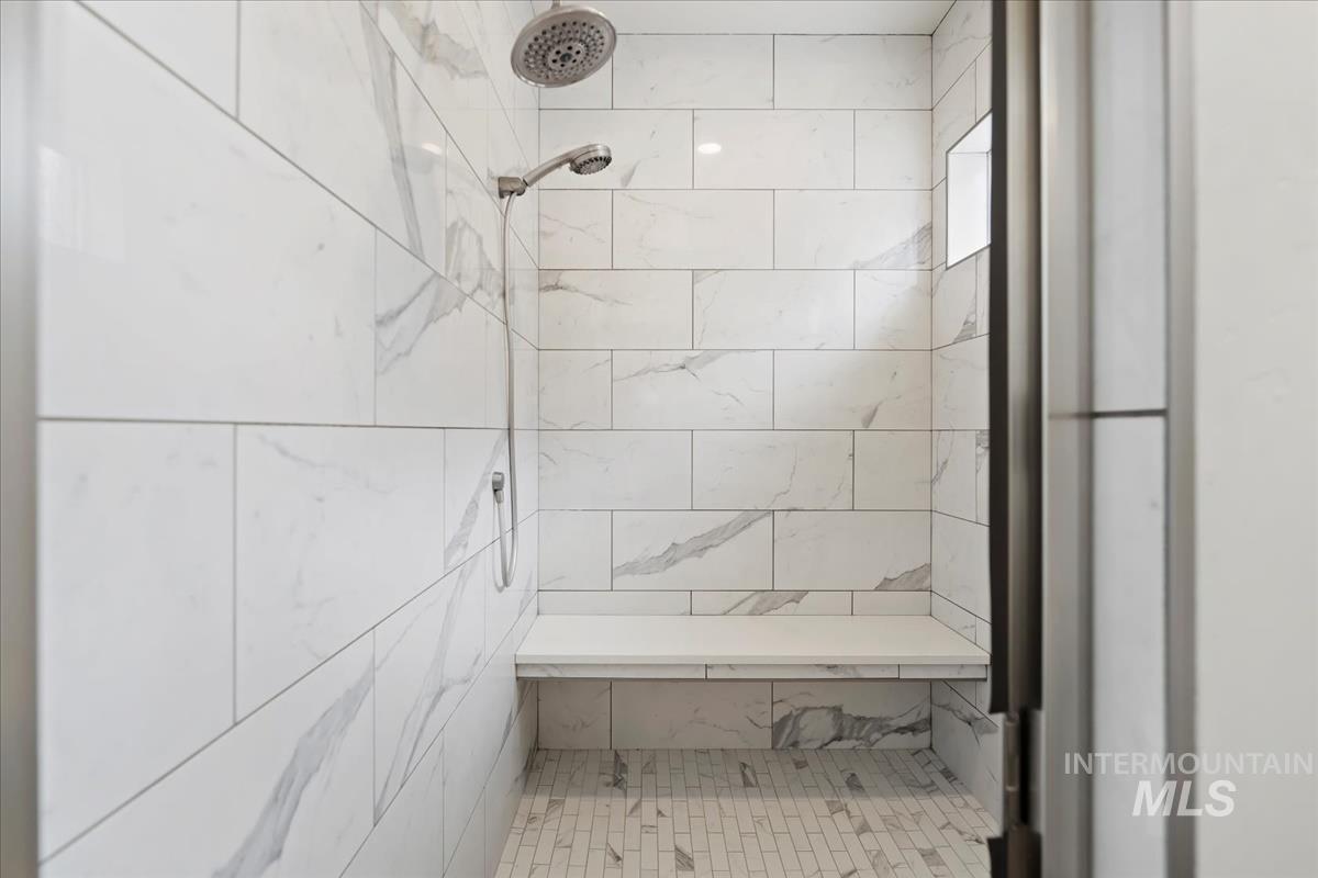 2459 N Birchgrove Ln