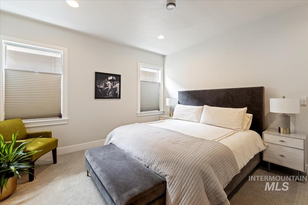 2459 N Birchgrove Ln