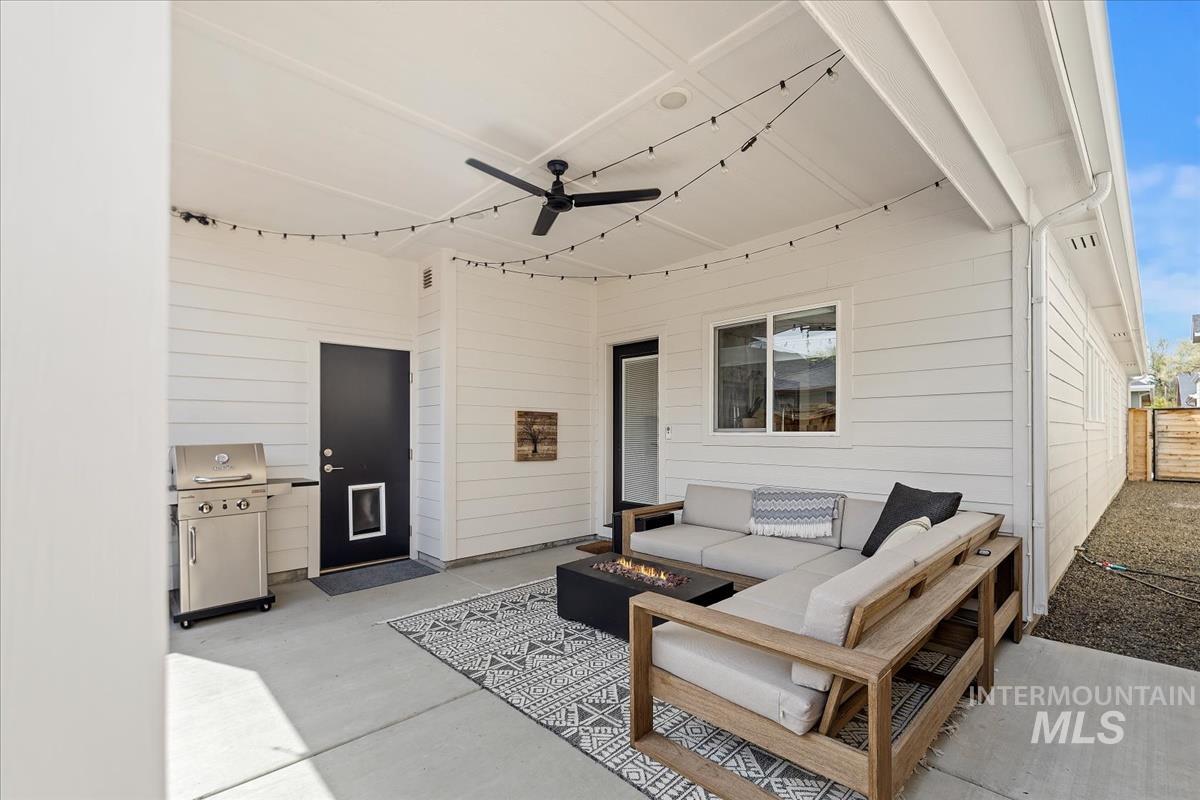 2459 N Birchgrove Ln