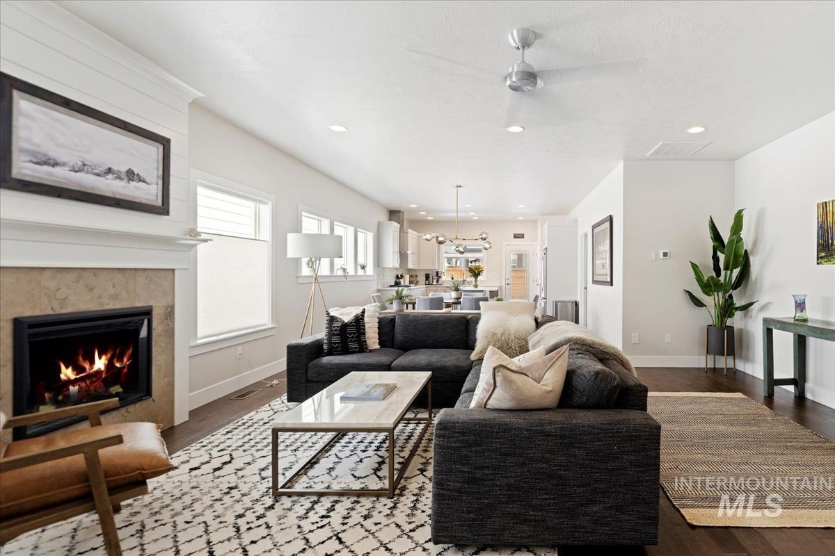 2459 N Birchgrove Ln